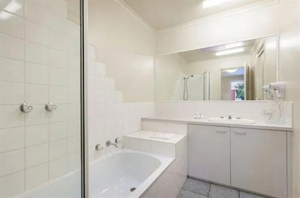 Alphington Serviced Apartments - photo 10