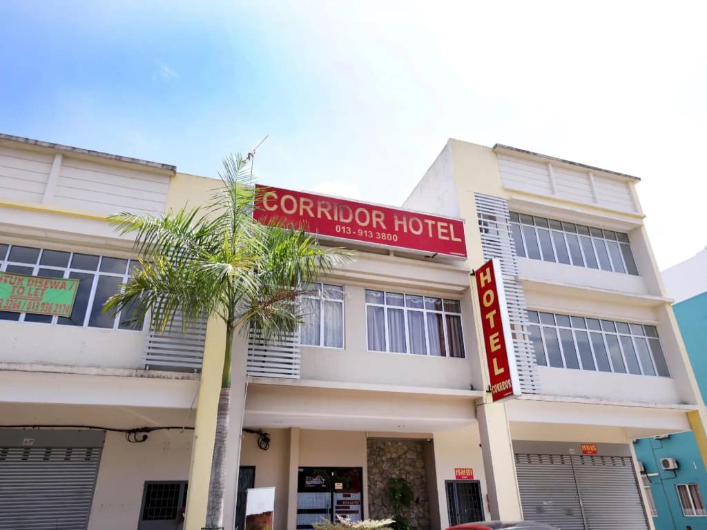 Corridor Hotel - photo 1