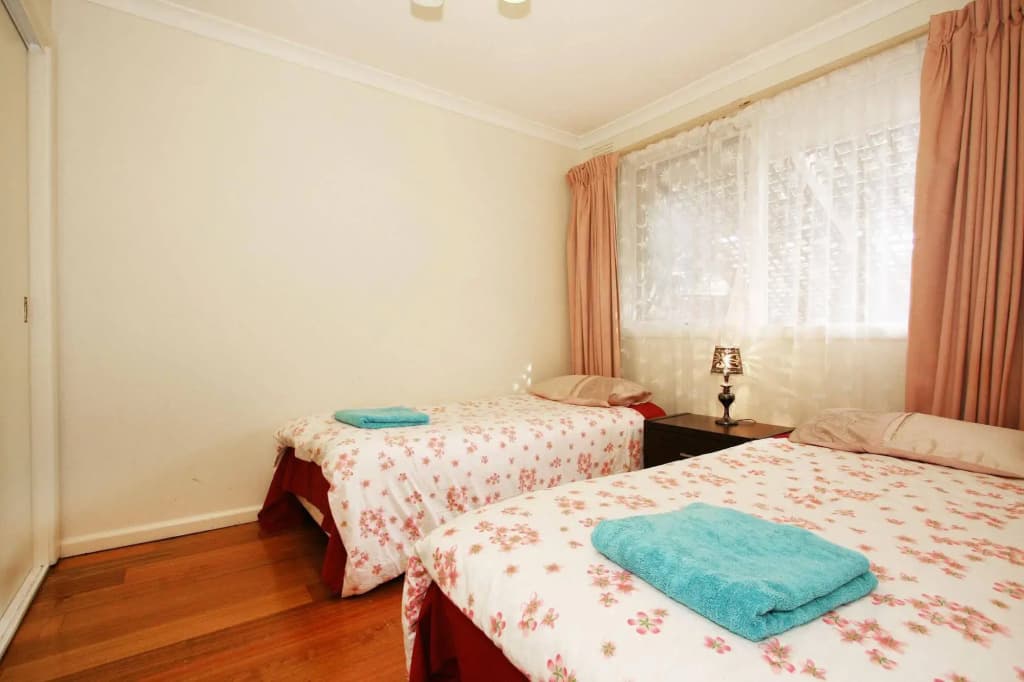 3 43 Thames Holiday Unit - photo 2