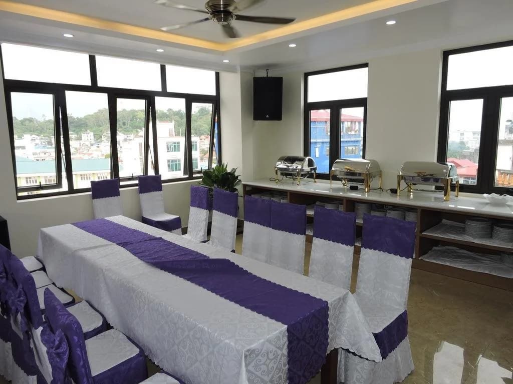 White Crown Hotel - photo 8