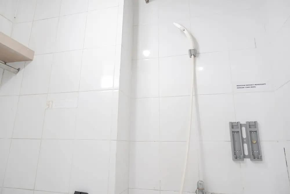 Well Designed And Cozy Studio At Bassura City Apartment - photo 9