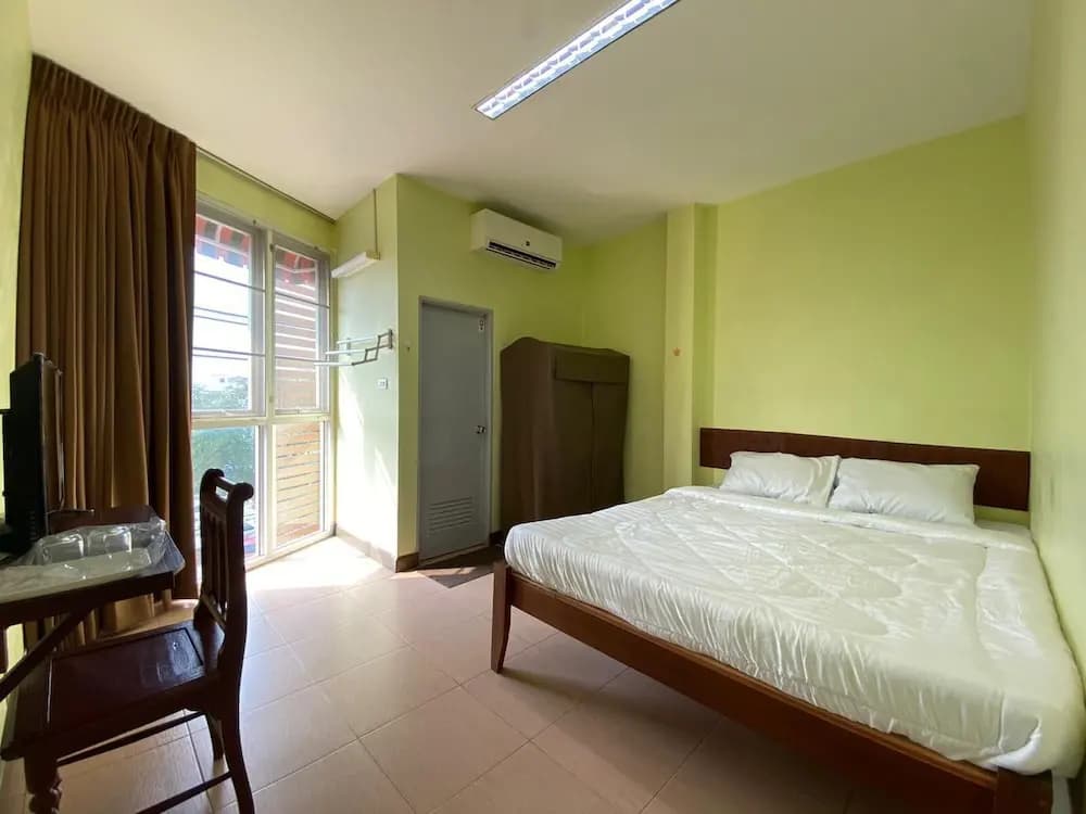 Oyo 699 Mon Hostel - photo 4