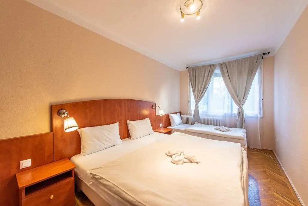 Korona Hotel Panzio - photo 27