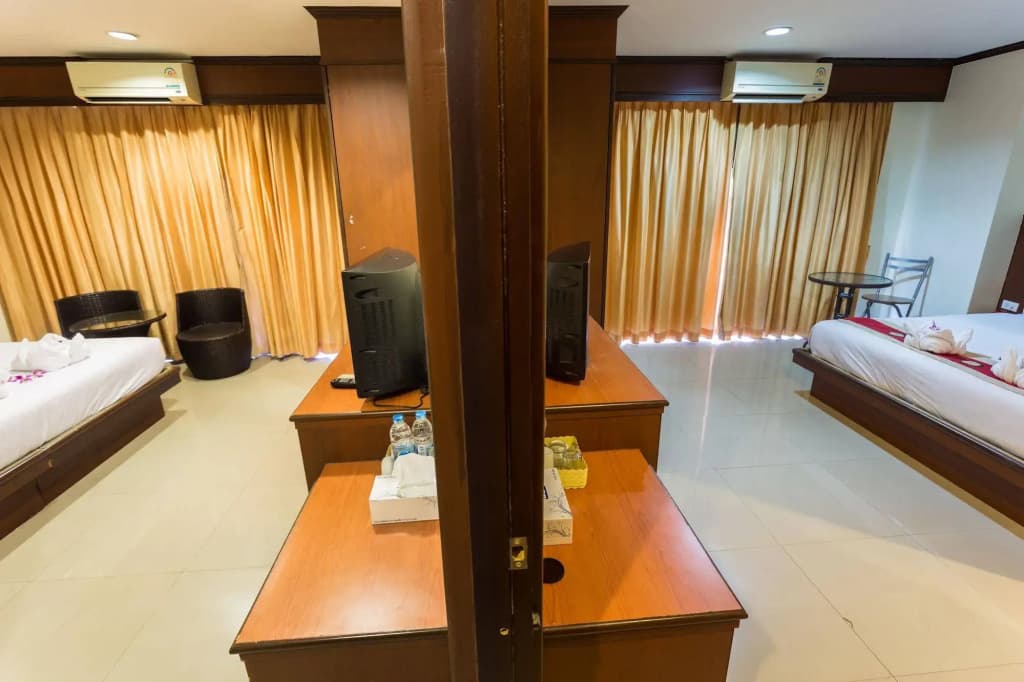 Sharaya Patong Hotel - photo 4