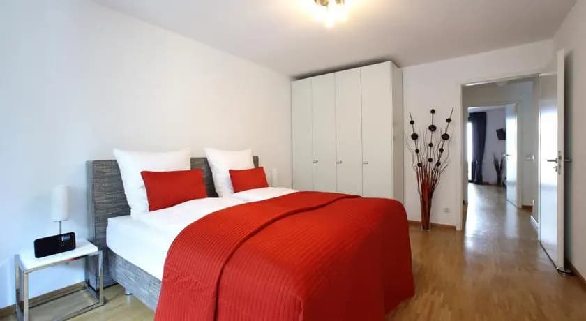 Voltaire Apartments - photo 4