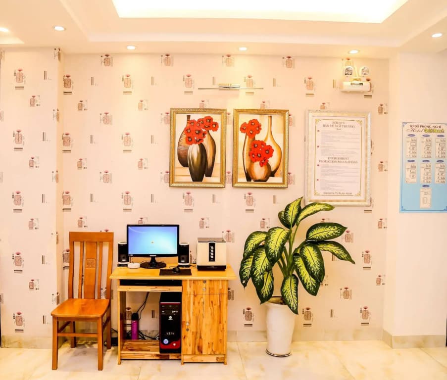 Little Gold Hotel - photo 1