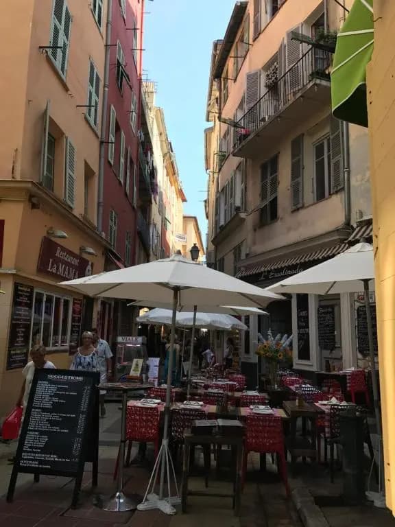 Coeur Vieux Nice Joli traversant - photo 4