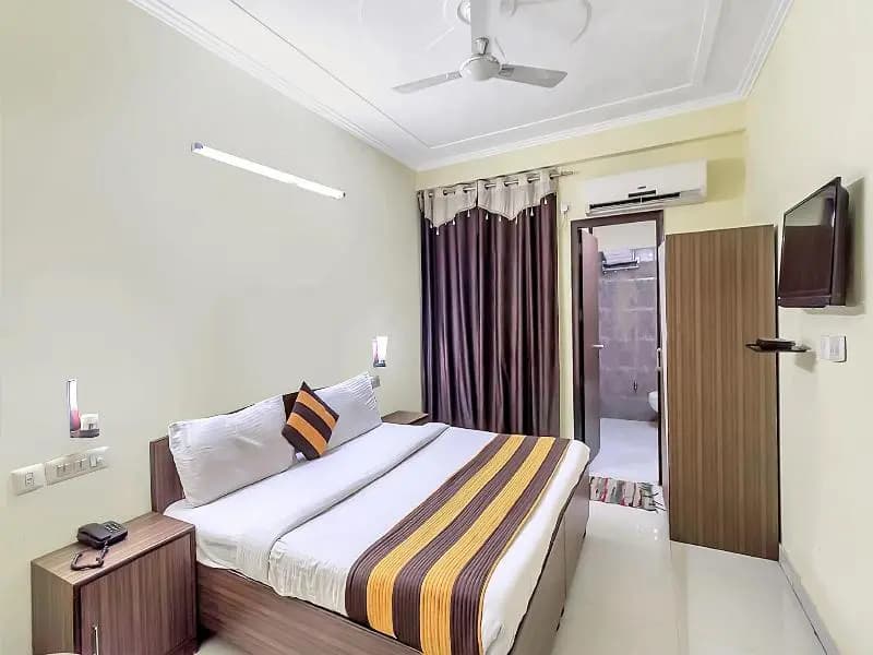 OYO 7578 Hotel Luck Residency - main photo