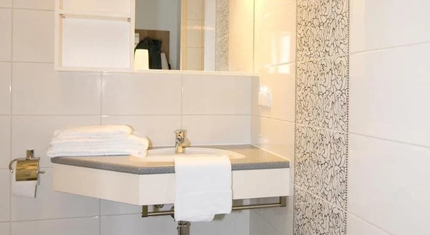 Hotel Bauer Rauchenwarth - photo 7