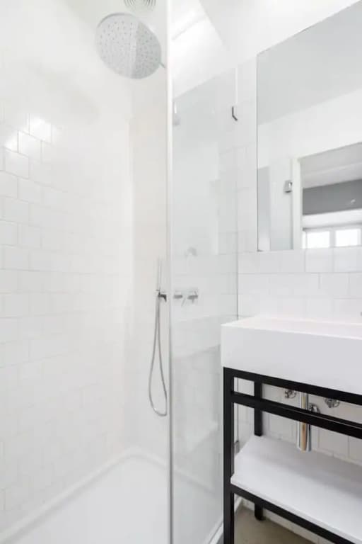 LS48 Prime Location Upscale Apartment - photo 8