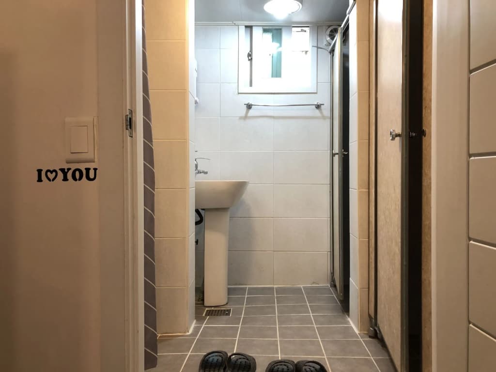 Jun Guesthouse Hongdae - photo 9