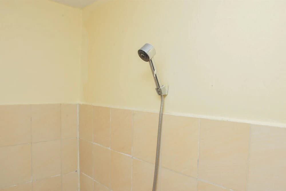 Comfort And Homey 2Br At Green Pramuka City Apartment - photo 6