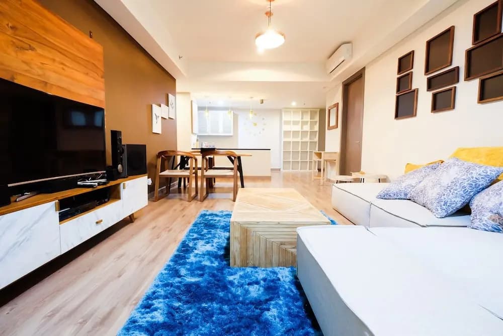 Luxurious 2BR St. Moritz Puri Apartment with Private Lift - photo 2