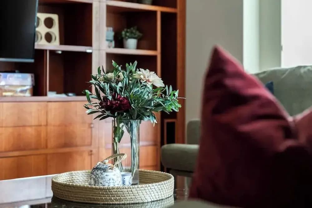 Stylish & Cozy 4BR Retreat With Free Parking - photo 12
