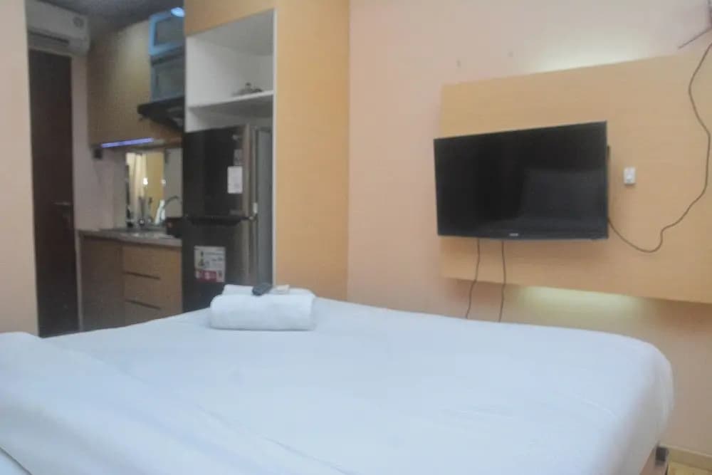 Fancy And Nice Studio At Tifolia Apartment - photo 4