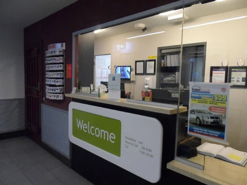 ibis budget Melbourne CBD - photo 2