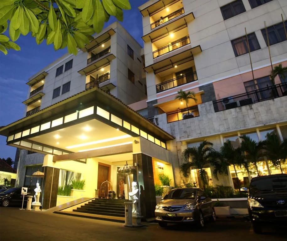 Puri Denpasar Hotel - main photo