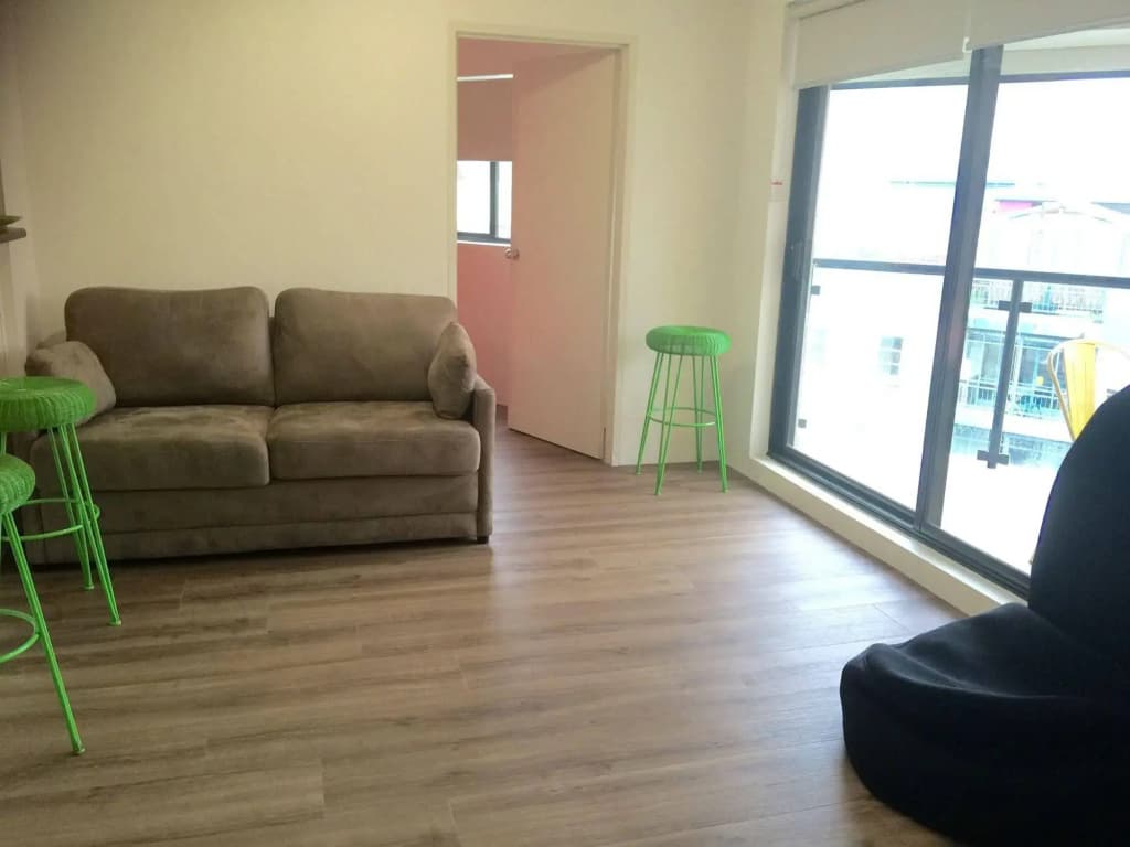 Central Train Station Apartment - photo 4