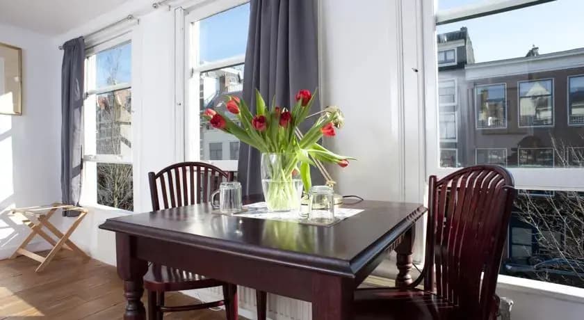 Red & Breakfast - photo 2