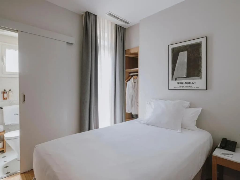 Hotel Regina Barcelona - photo 42
