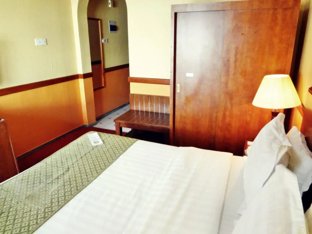 Middle East Hotel - photo 4