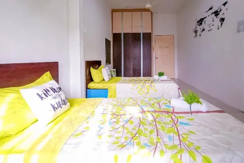 Oyo 90233 Joyful Homestay Miri - photo 1