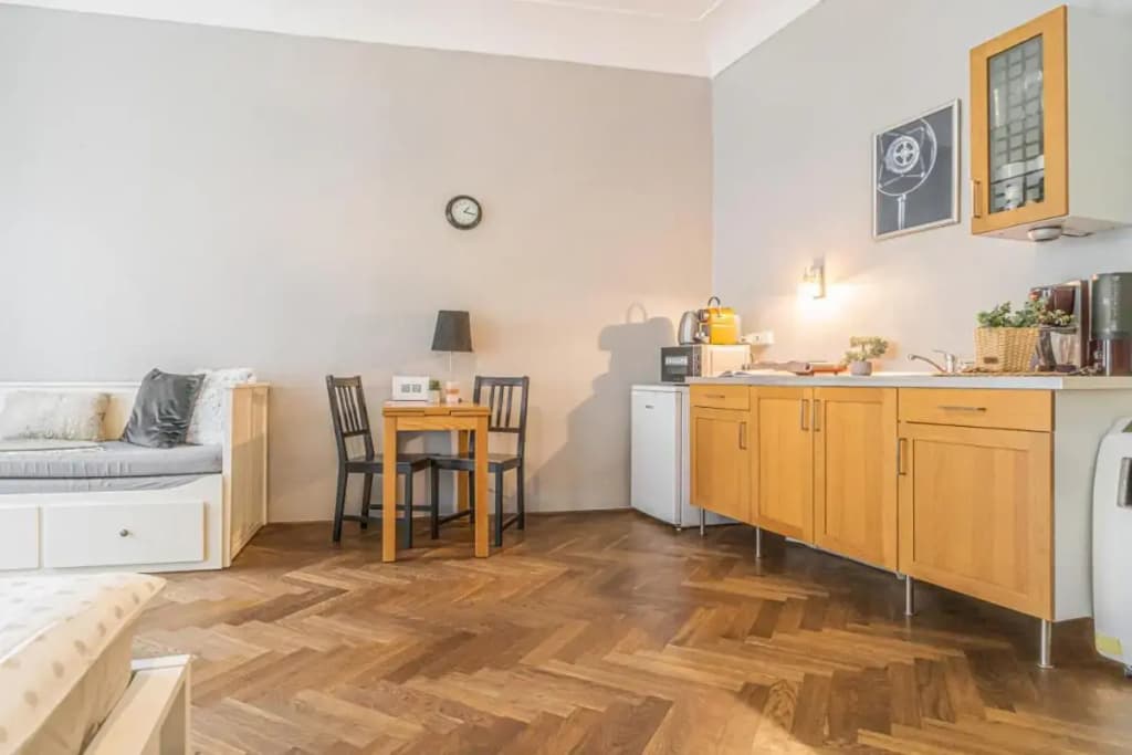 Stylish Studio Close to Prague Castle, WalkScore 99% - photo 16