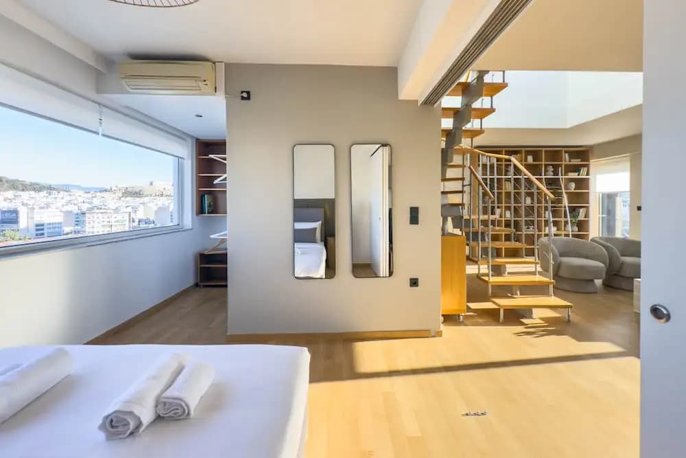 Acropolis Sky Retreat Jacuzzi 3BR Maisonette - photo 4