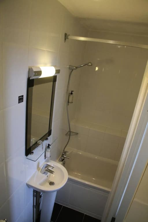 Four Points Flex by Sheraton London Kensington Olympia Hotel - photo 10