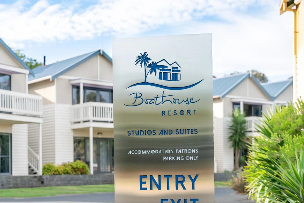 Boathouse Resort Studios & Suites - main photo