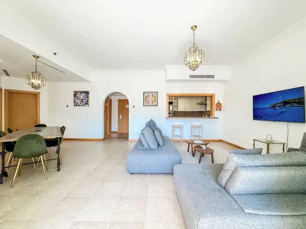 Upgraded 2BR Apartment at the Beach - photo 11