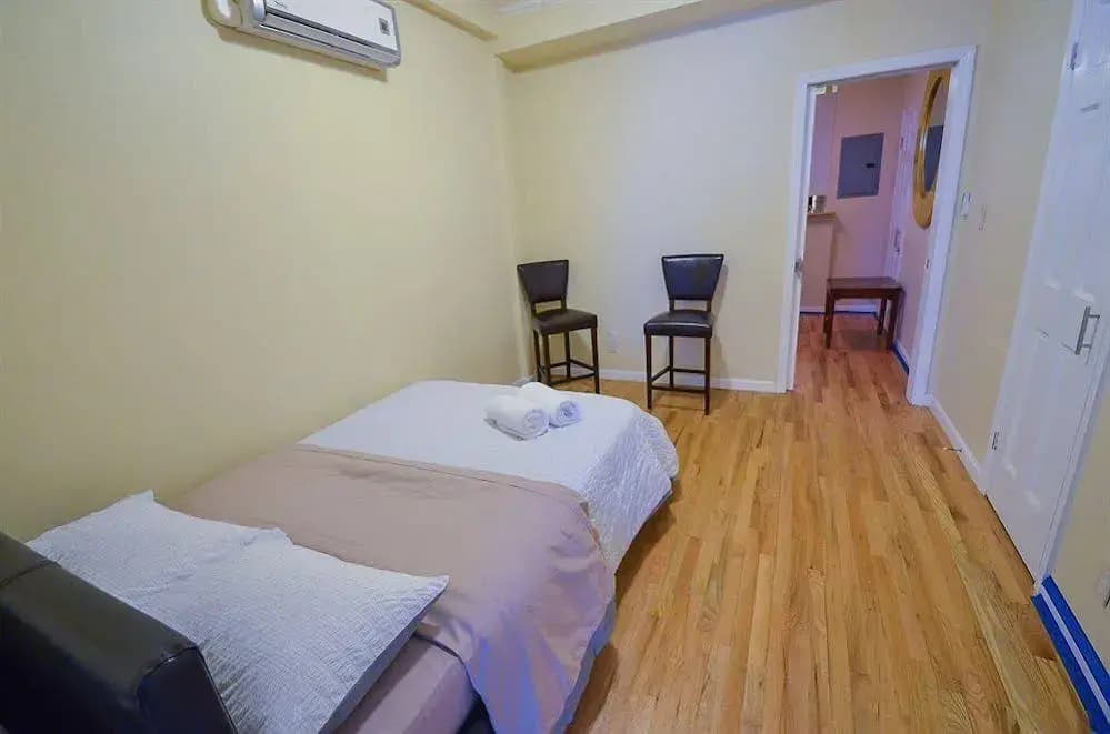 West Side Apartment - photo 13