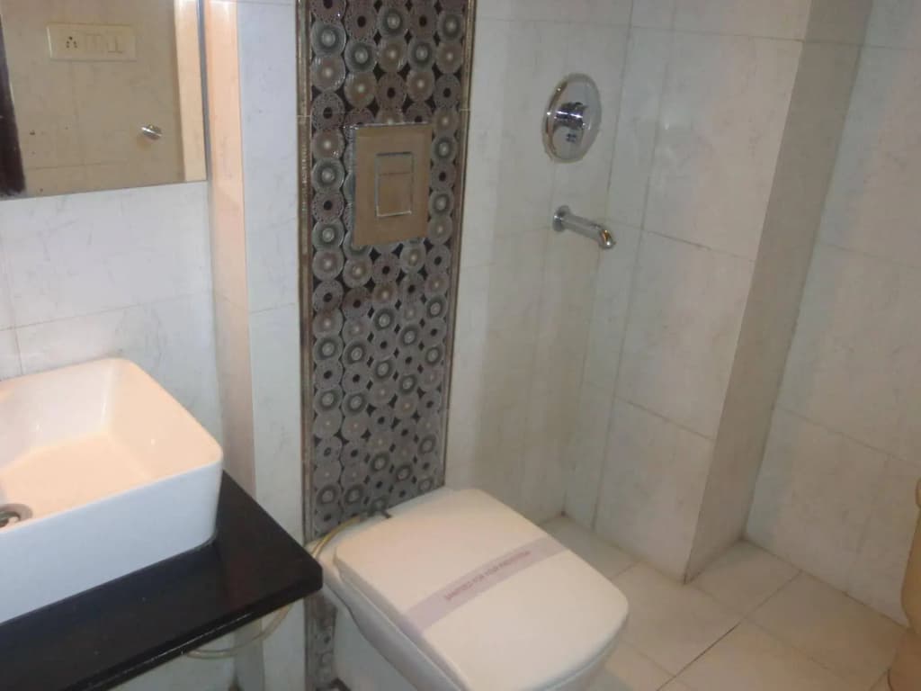 Hotel Guruvas Inn - photo 11