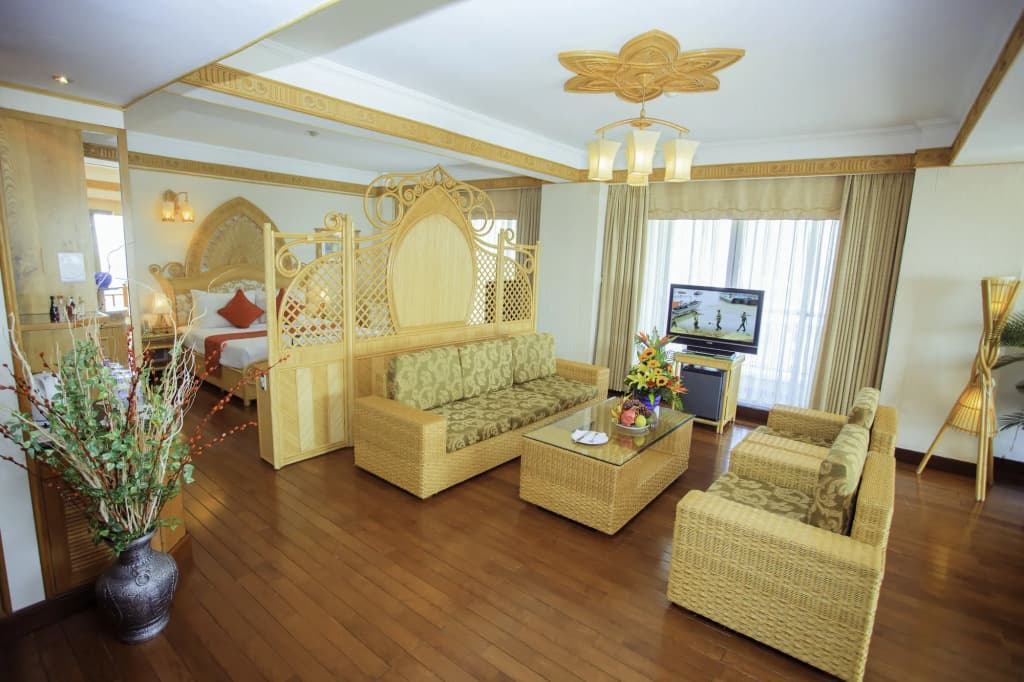 Green Plaza Hotel - photo 6