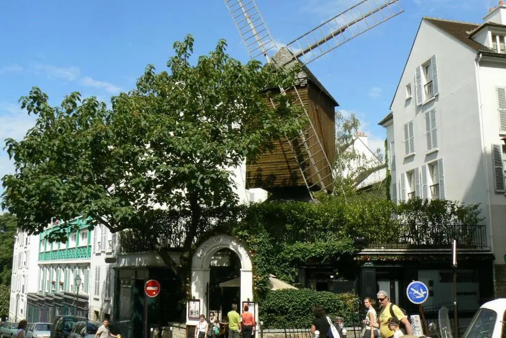 Abbesses Montmartre Apartment - photo 7
