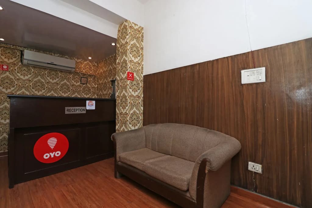 OYO 10381 Hotel Aerodrome Palace - photo 8