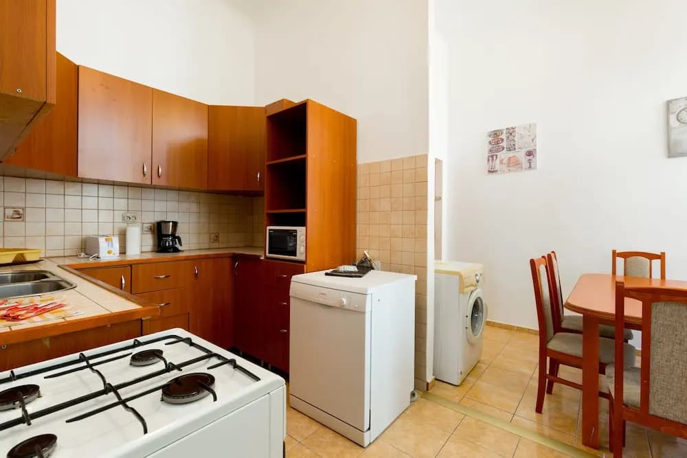 Budapest Apart-NAM-Queen Room - photo 14