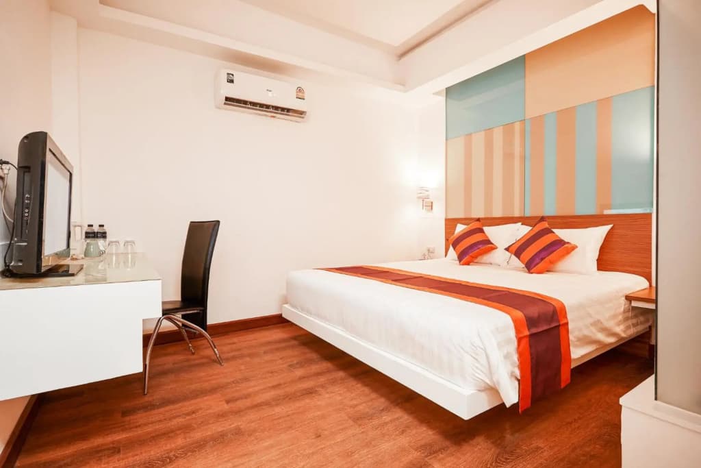 Studio Asoke Hotel - photo 6