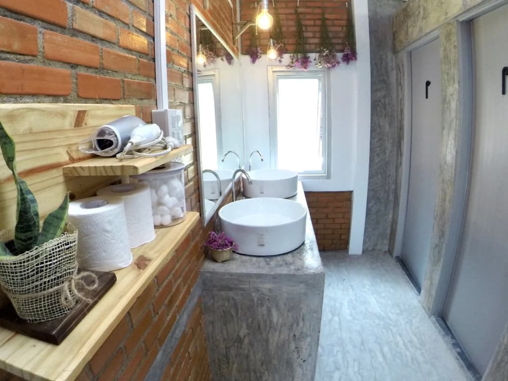 Arch riverside hostel - photo 7