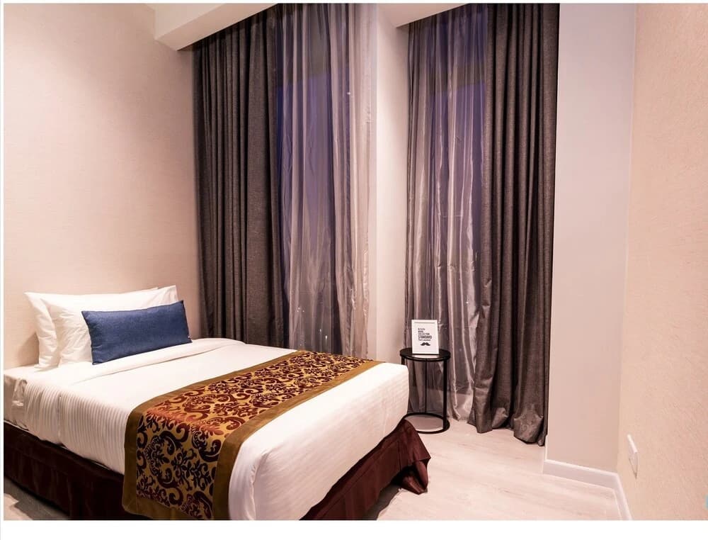 Expressionz Professional Suites by KL101 - photo 4