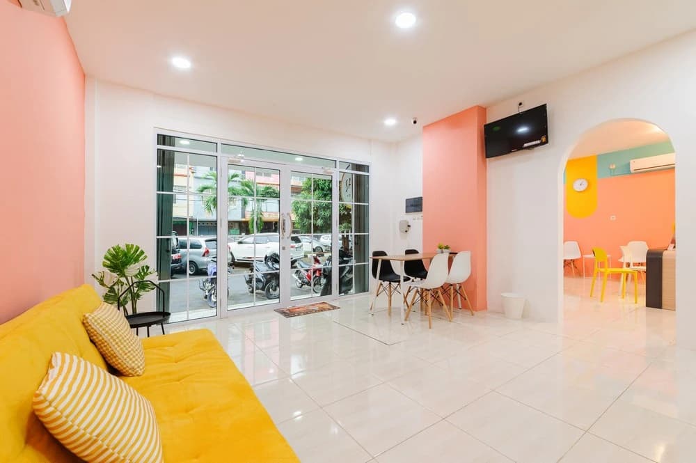 Sans Hotel Cengkareng - photo 7