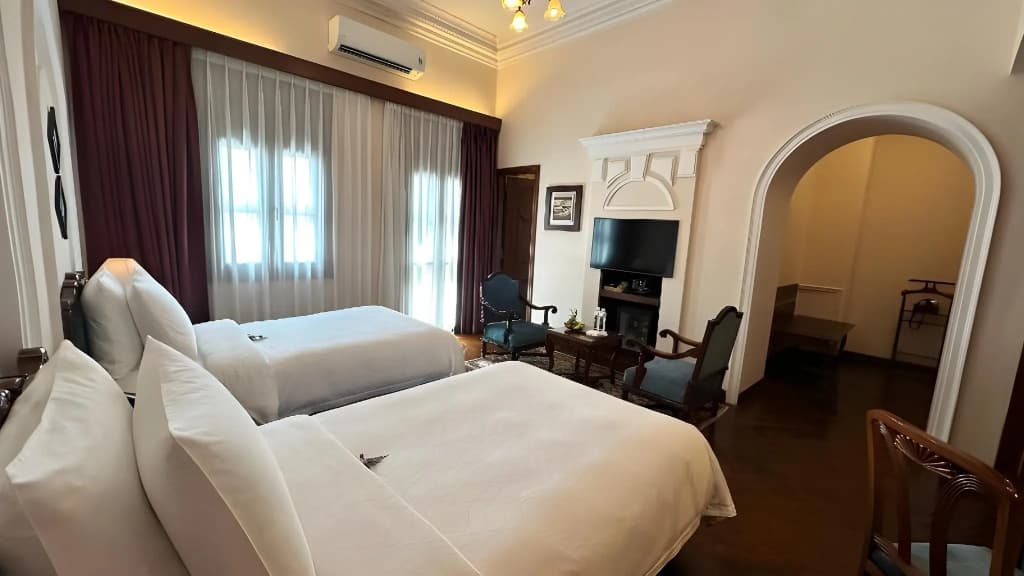 Hotel Majestic Saigon - photo 36