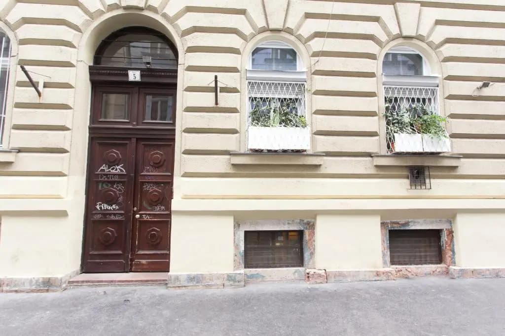 Home Apartment - main photo