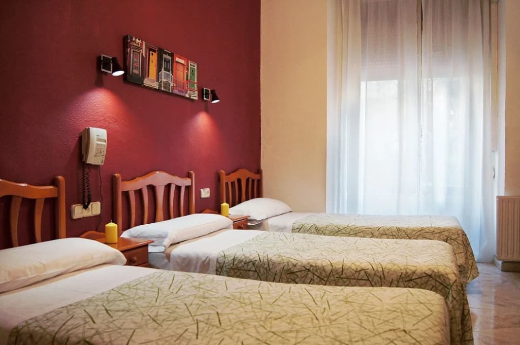 Hostal Fuencarral Kryse - photo 7