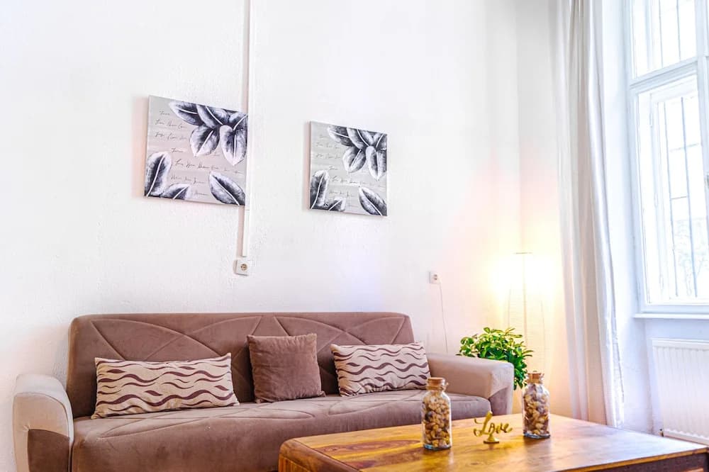Chic Apartment Near Downtown - photo 4