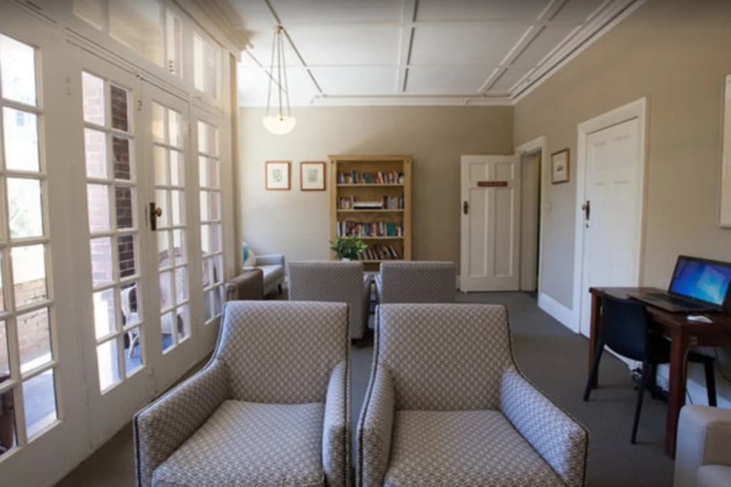 The Russell Boutique Hotel - photo 9