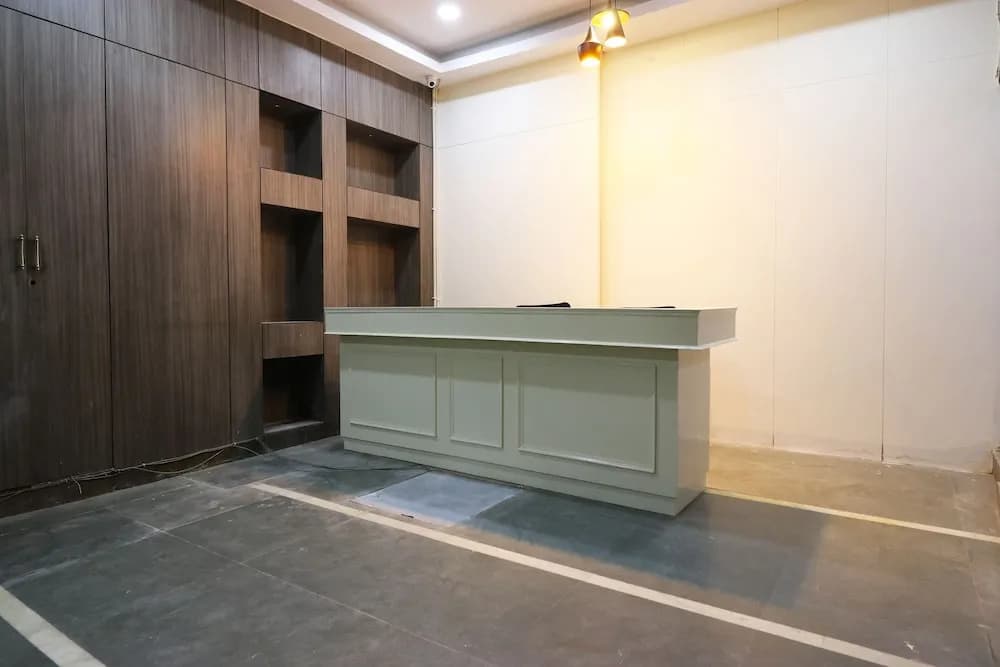 OYO 44229 Diamond Suite - photo 12
