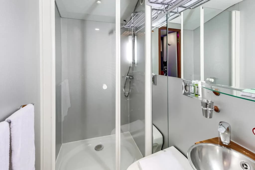 VIP Paris Yacht Hotel - photo 25