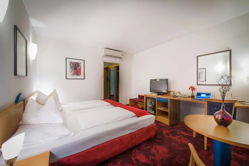 Hotel Boltzmann - photo 7