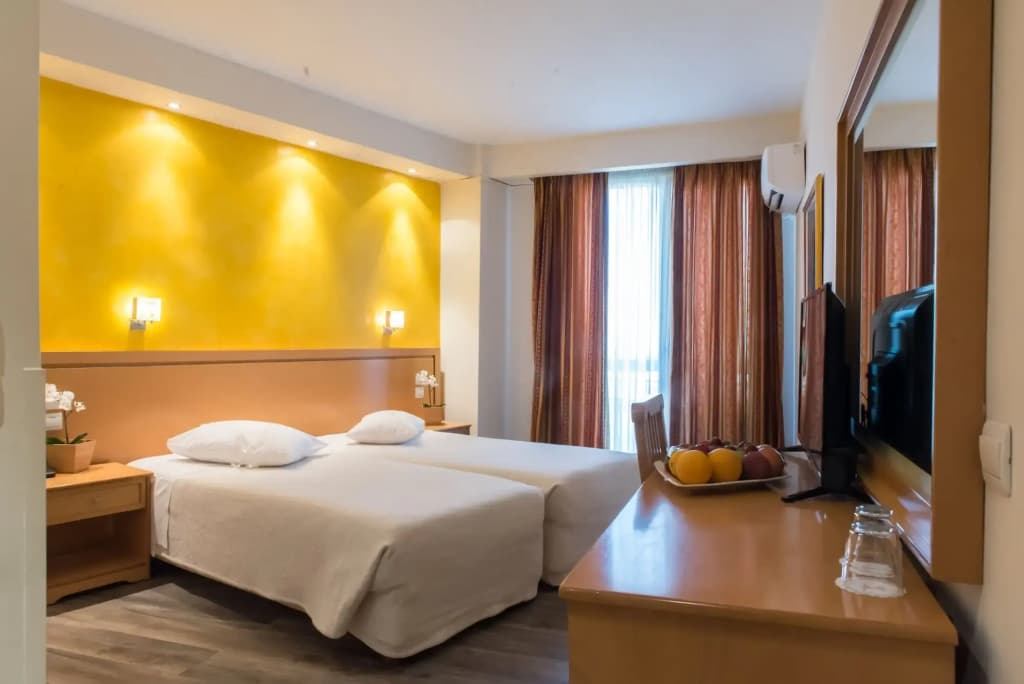 Golden City Hotel - photo 7